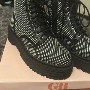 GB Non Stop boots size 7